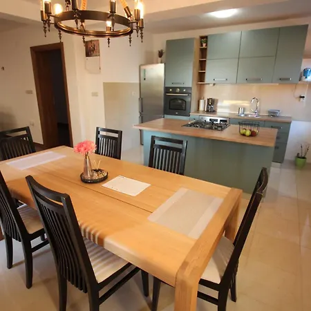 Do&ma Krmpote-Vodice