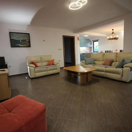 Do&ma Krmpote-Vodice