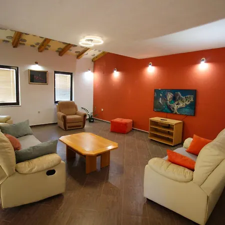 Do&ma * Krmpote-Vodice